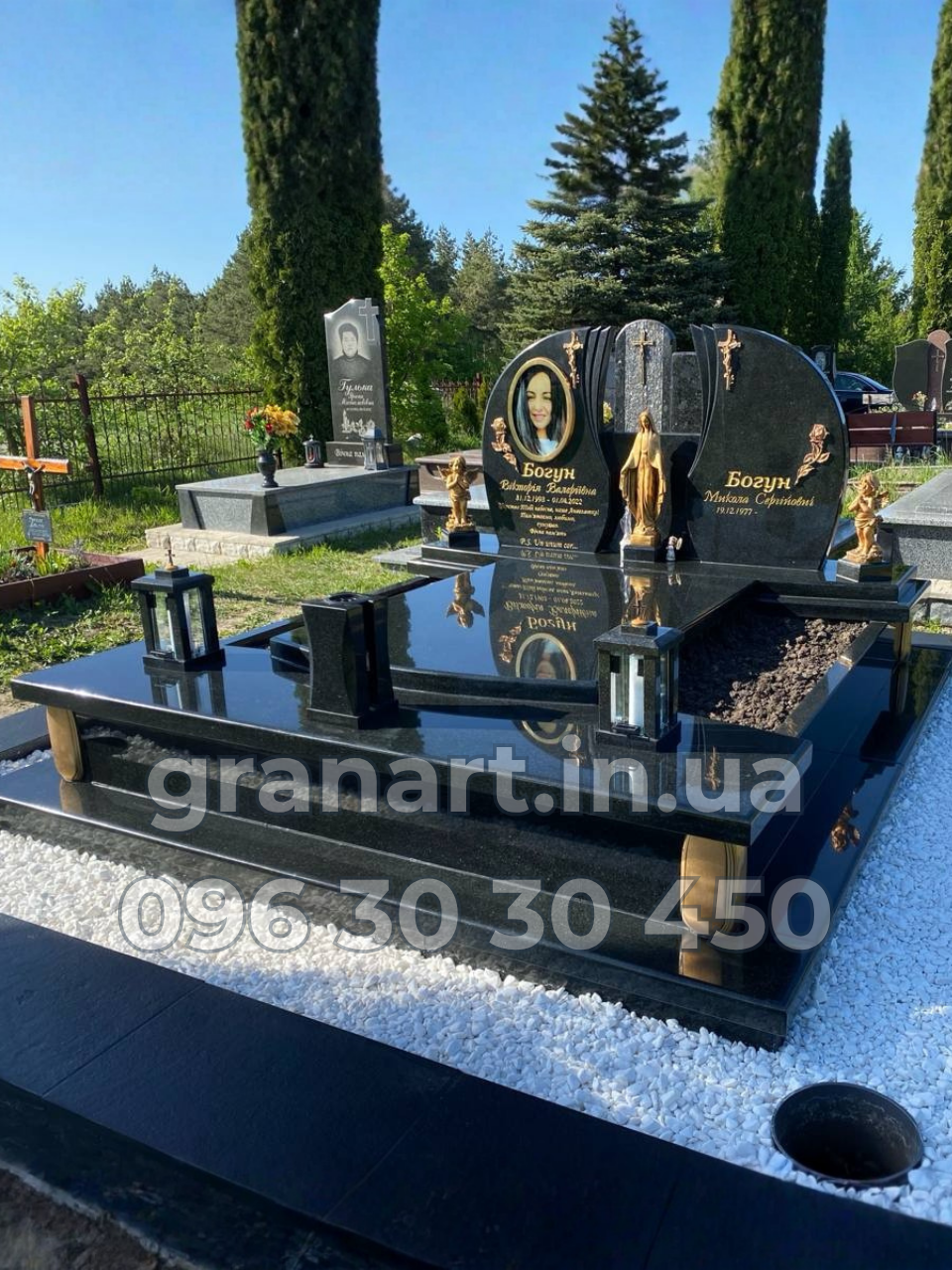 Подвійний з чорного граніту ексклюзивний