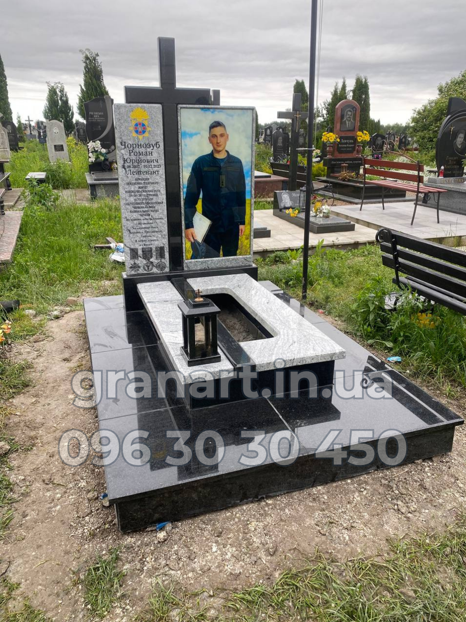 Пам'ятник для військового №011