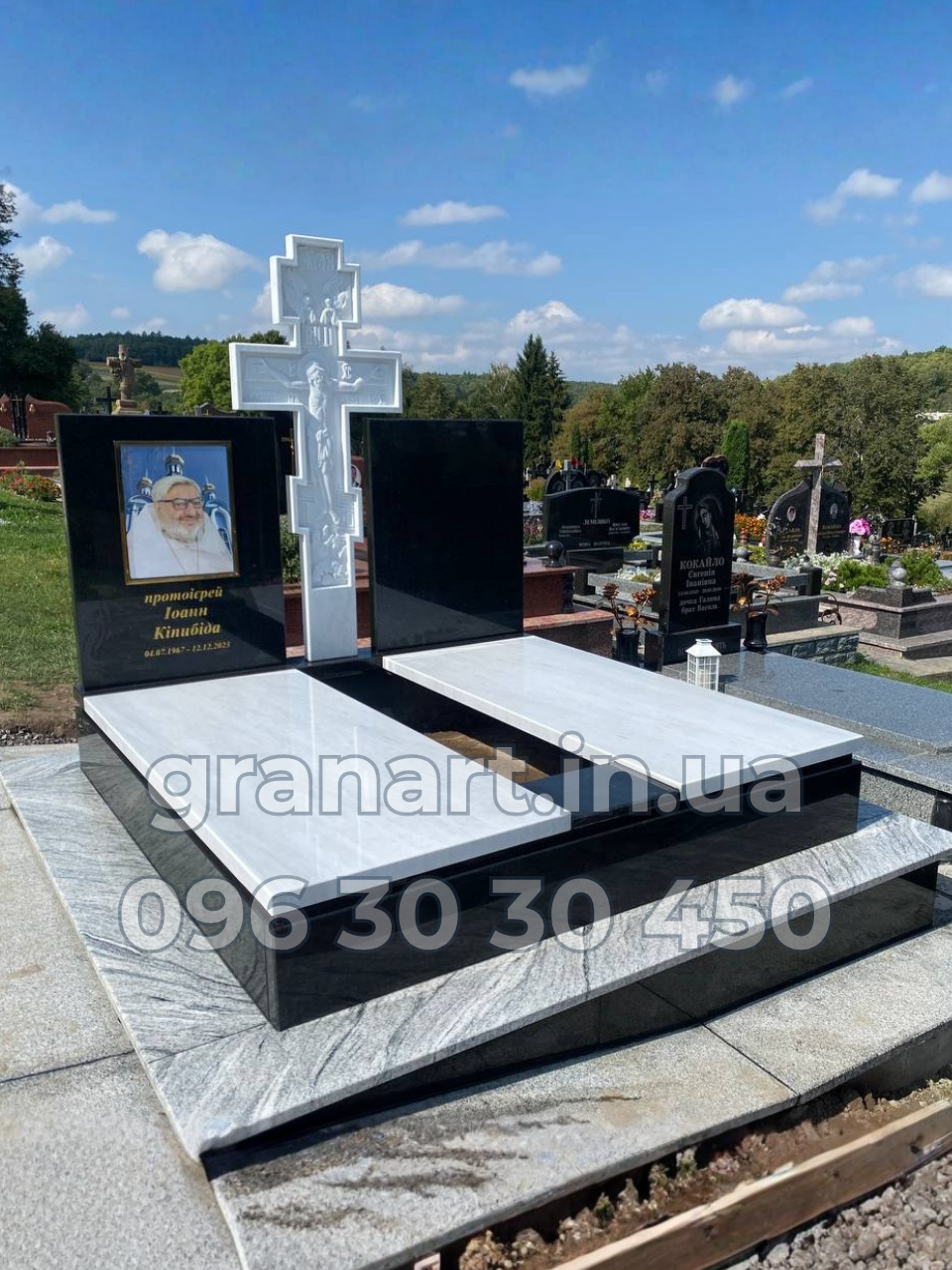 Подвійний елітний з білого мармуру